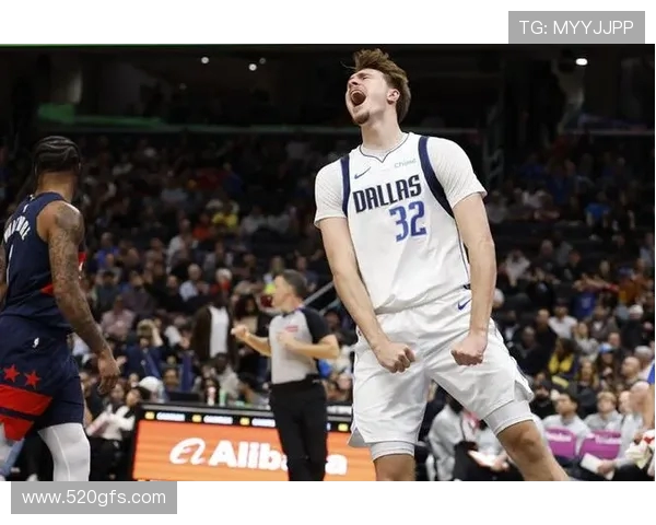 弗拉格积极主动打球14次罚球彰显身体对抗能力与得分技巧